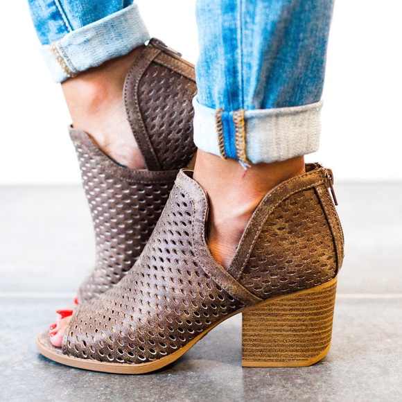 Blancheaux Shoes - CLEARANCE! Size 6. Taupe perforated ankle bootie